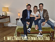 Get together zum &bdquo;1. Weltmatratzenwendetag " im Louis Hotel.  Foto: Sabine Brauer 